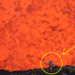 Nadie salió vivo tras acceder al interior de un volcán. Salvo él